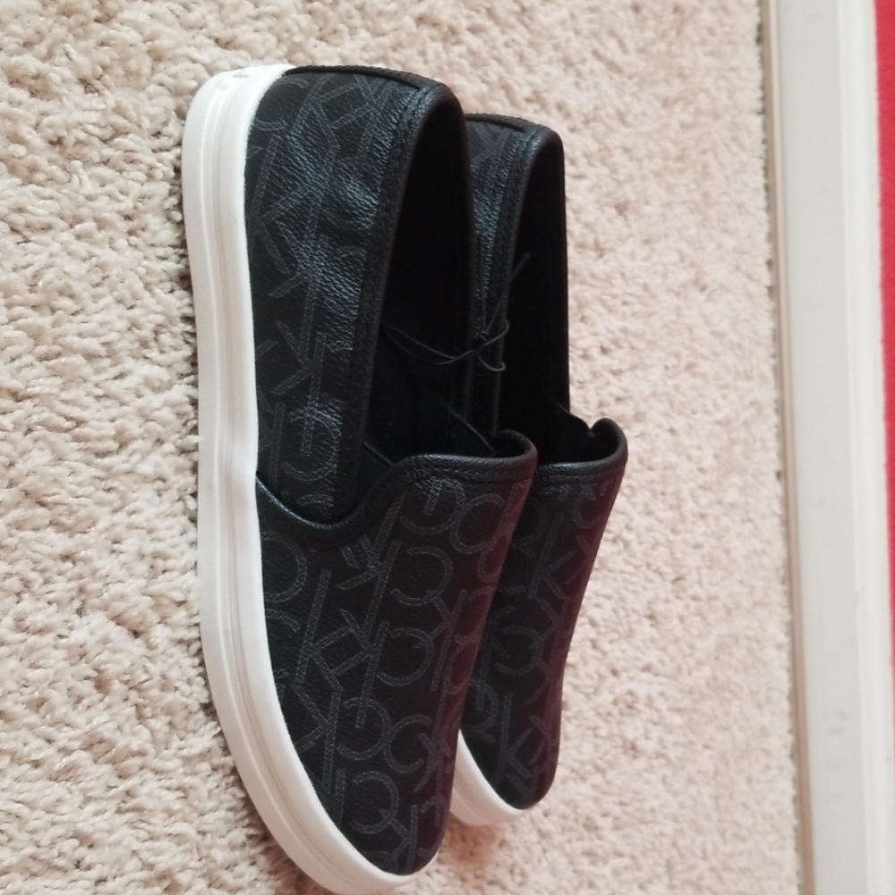 Shoes - Picture 3 of 5